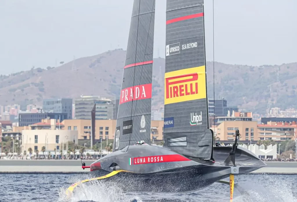 America’s Cup 2027: Napoli ospiterà la 38esima edizione con il Protocollo firmato ufficialmente.