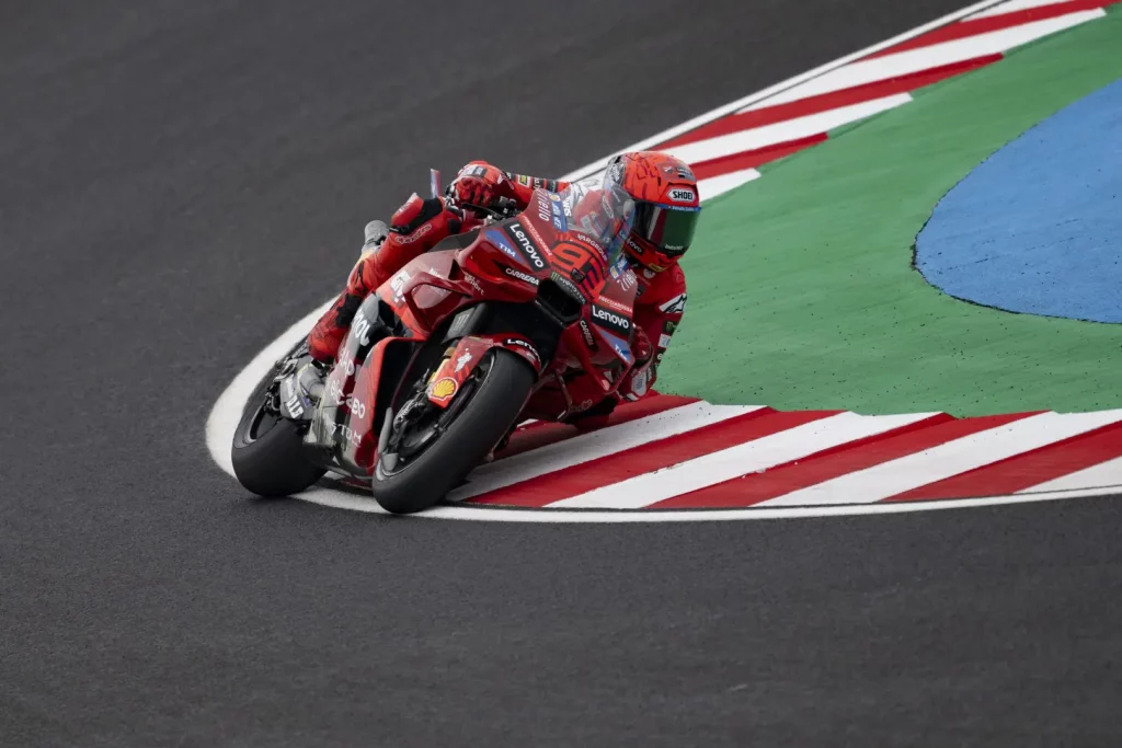 Marquez conquista la pole in Ungheria, seguito da Bezzecchi e Di Giannantonio.