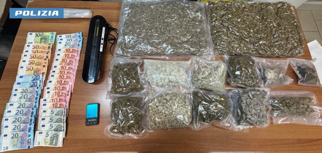 26enne arrestato a Milano con 3 kg di marijuana nascosti in casa.