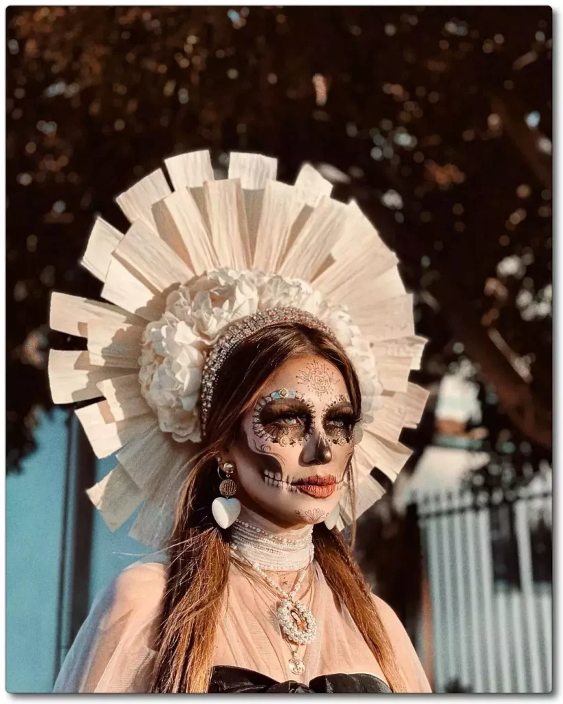 21 idee di trucco ispirate ai look dei morti, con un tocco creativo e rispettoso. (pagina 2)