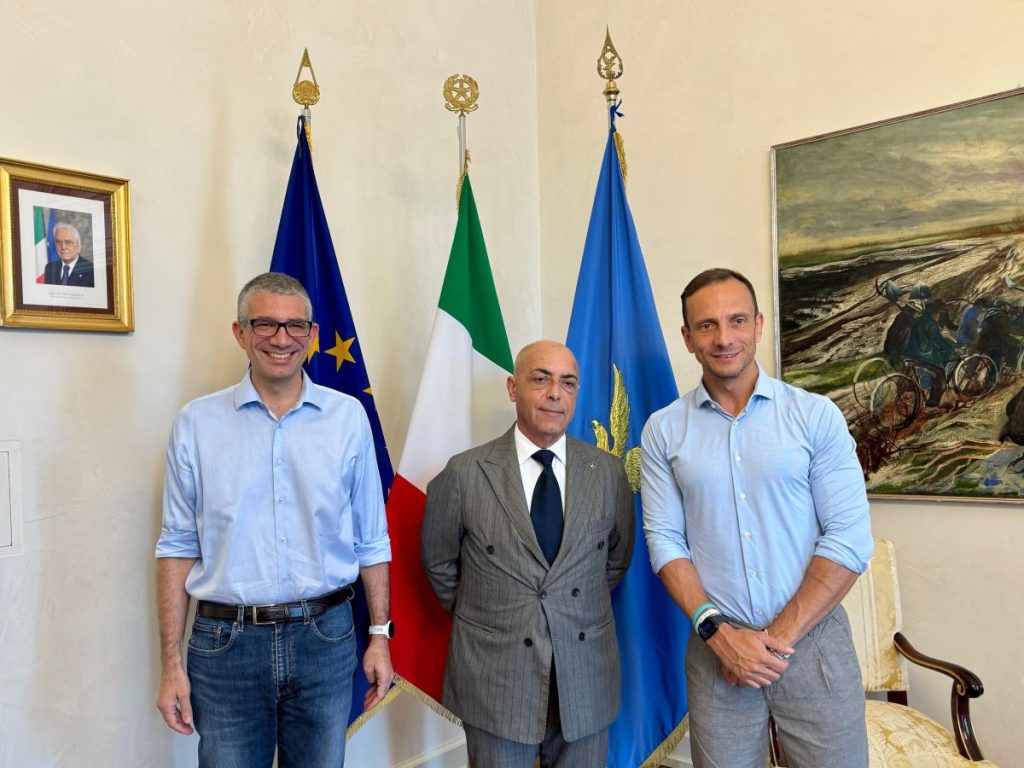 Fedriga e Roberti incontrano il nuovo questore di Udine per sicurezza e collaborazione.