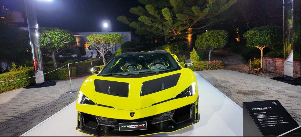 Debutto esclusivo della nuova Lamborghini “Few-Off” a Pebble Beach: un fenomeno senza precedenti.