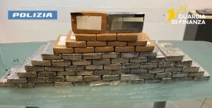 25enne di Scampia arrestato con 80 kg di cocaina: un colpo al traffico di droga.
