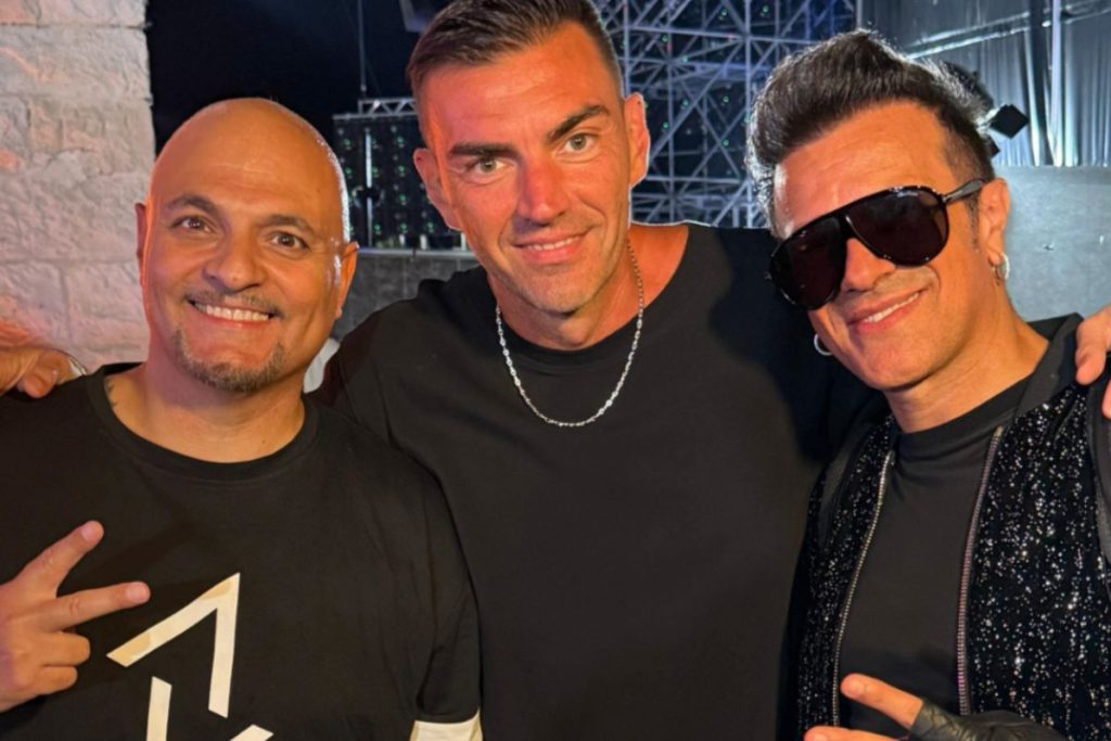 Chi Sono Gli Eiffel 65: La Storia Di Un Iconico Trio Dance Gli Eiffel 65 sono un nome che riecheggia...