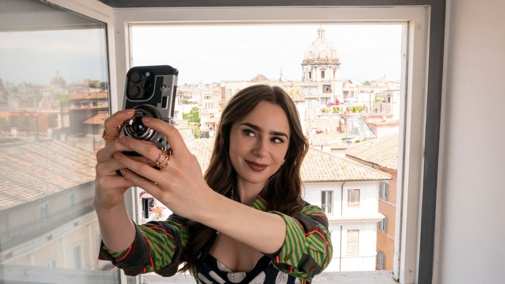 Emily in Paris 5: riprese a Venezia in agosto, magia e stile da scoprire!