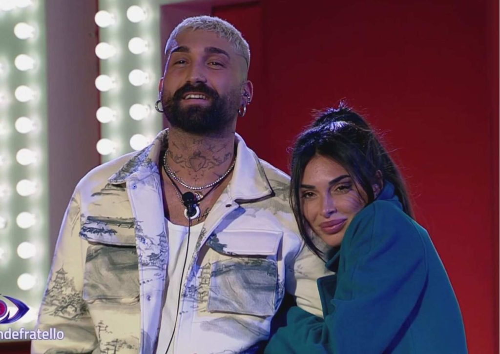 Josh e Maika Randazzo: selfie audaci sotto i riflettori dell’amore e dell’ex tentatrice.