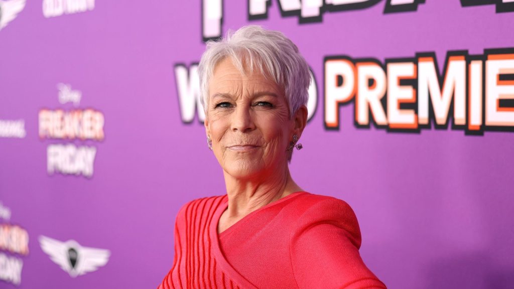 Jamie Lee Curtis Pronta a Indossare i Panni di Jessica Fletcher La notizia è ufficiale: Jamie Lee...