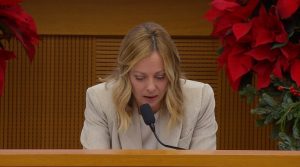 Meloni amplia i fondi per le scuole paritarie, oltre a divieti e valutazioni.