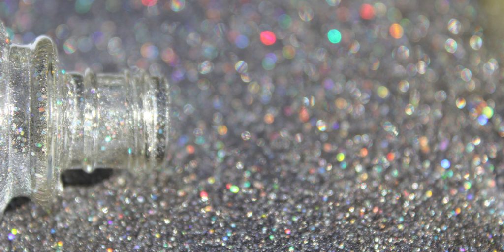 Smalto Olografico: L'Intramontabile Trend della Manicure Quando si parla di manicure di tendenza, lo...