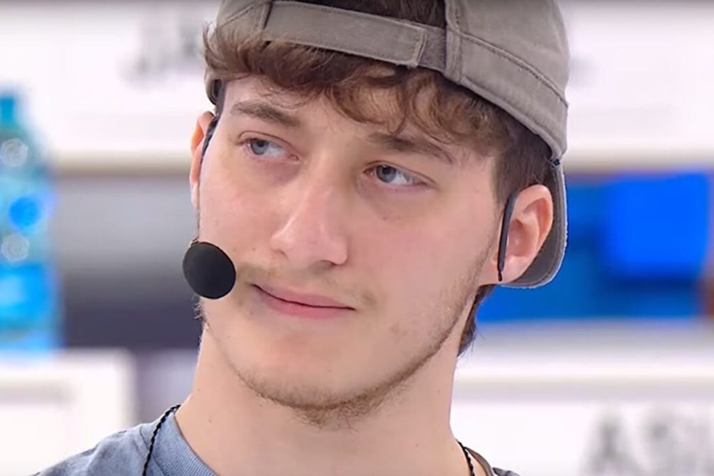 Vybes di Amici 24: Un Viaggio nella Salute Mentale Vybes, talentuoso rapper emerso durante la...