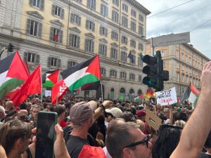 Global Sumud Flotilla: gli studenti di Roma scelgono la giustizia sociale all’inizio dell’anno scolastico.