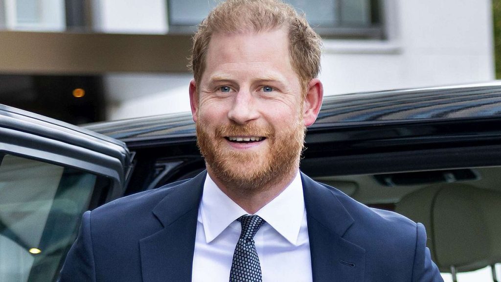 Harry incontra re Carlo: ora vuole portare i figli a conoscere il nonno.