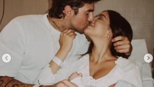 Andrea Damante ed Elisa Visari accolgono il loro primo bambino: emozioni e gioia per la coppia.