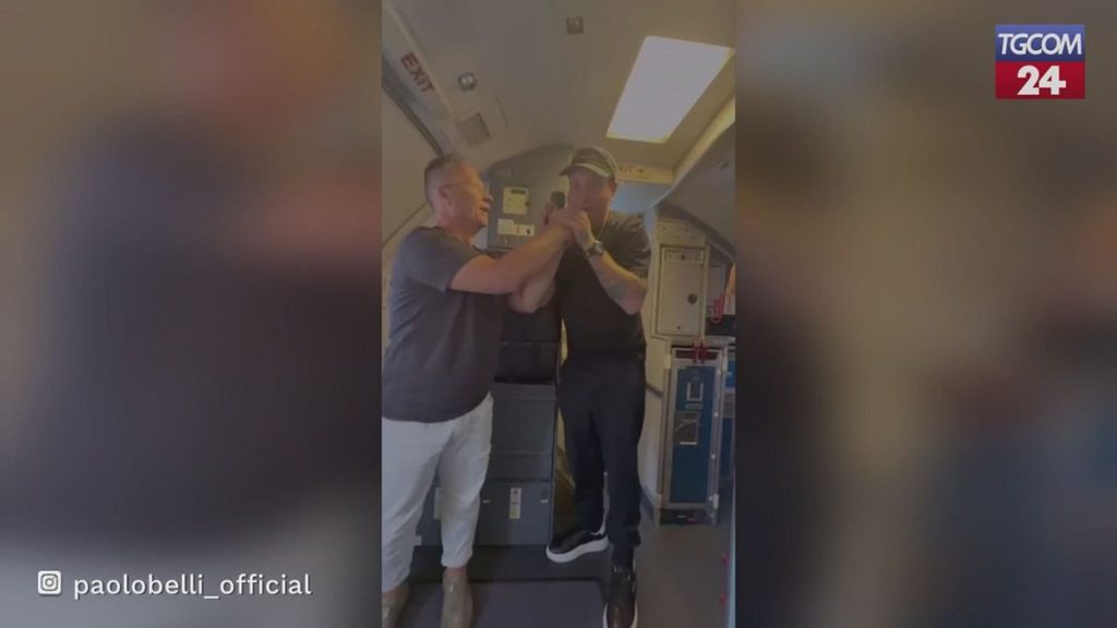 Paolo Belli e Clementino infiammano la sfida Juventus-Napoli con tifo ad alta quota