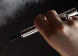 Sigarette elettroniche, Roccatti: troppa regolamentazione alimenta il mercato nero crescente