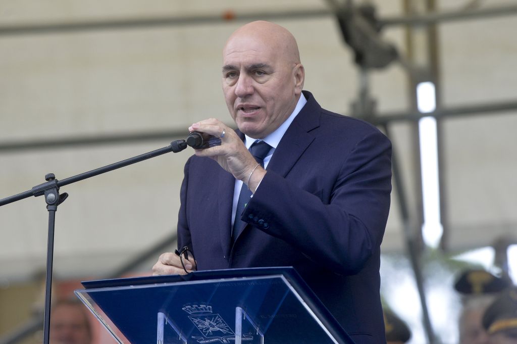 Il ministro della Difesa, Guido Crosetto, ha commemorato l'82° Anniversario della Difesa di Roma...