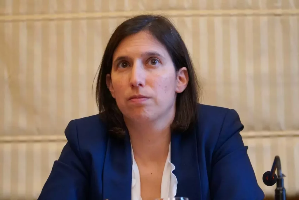 Meloni critica la Flotilla più di Netanyahu, un attacco sorprendente e controverso.