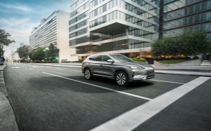 BYD conquista l’Italia: cresce a tre cifre e guida nel mercato dei veicoli elettrici.