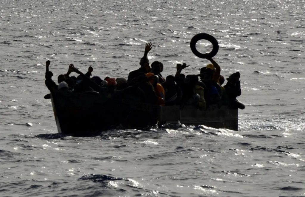 Lampedusa: 41 migranti salvati, 7 dispersi nel tragico naufragio.