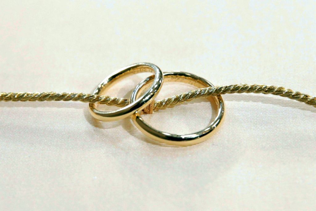 Tragedia a Pavia: 49enne colto da malore durante il pranzo di nozze, morto.