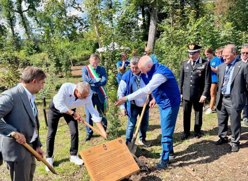 Nasce il “Bosco dei Piloti” a Monza: un Incontro tra Motorsport e Ambiente MONZA (ITALPRESS)...