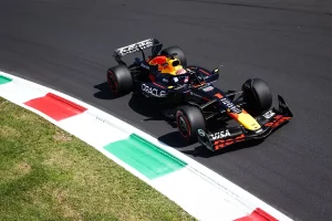Verstappen trionfa in pole a Monza, Leclerc si piazza al quarto posto.