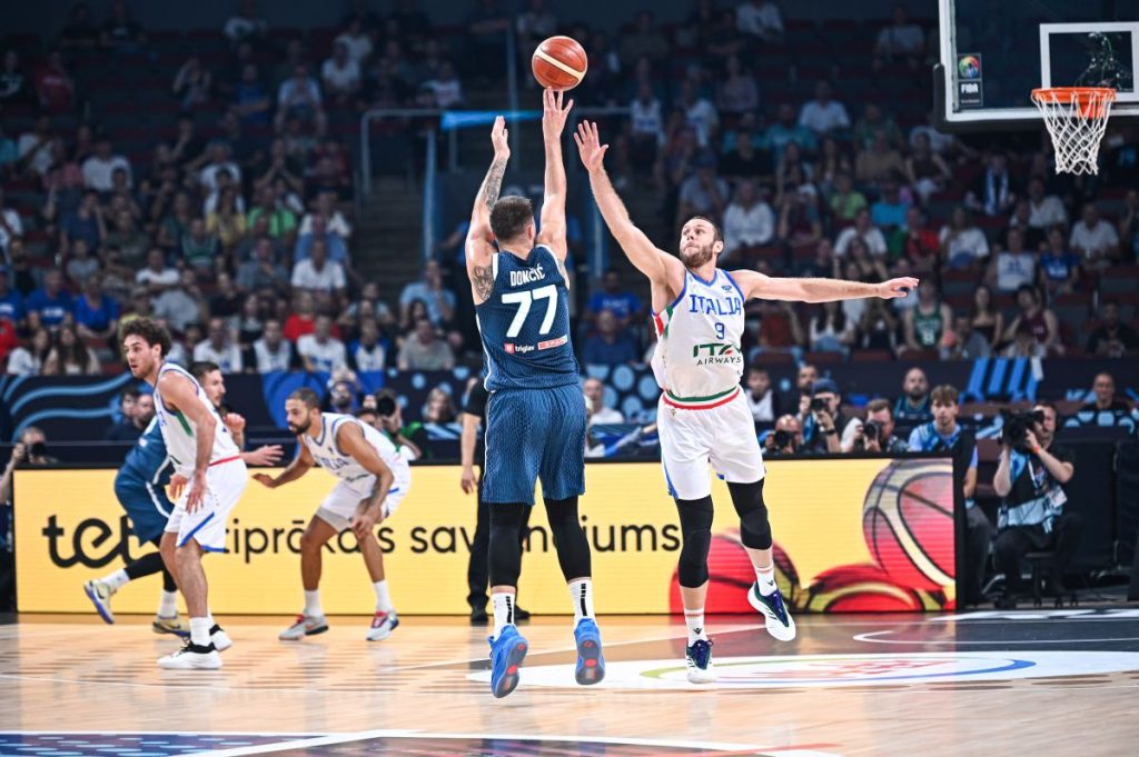 Italbasket eliminata dagli Europei: Pozzecco lascia la panchina dopo sconfitta contro la Slovenia.