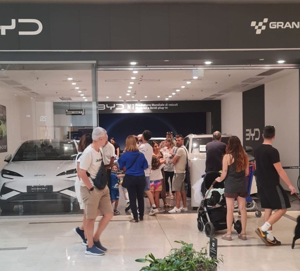 BYD trionfa con la campagna “CASI-NO”: incentivi statali per una mobilità sostenibile.