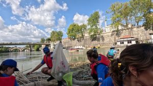 Arca Blue Leaders: oltre 100 kg di rifiuti ripuliti dal Tevere per un ambiente più pulito.