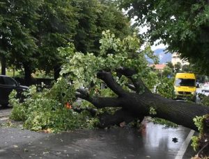 Maltempo in Toscana: 500 persone isolate a Portoferraio a causa delle violente piogge.