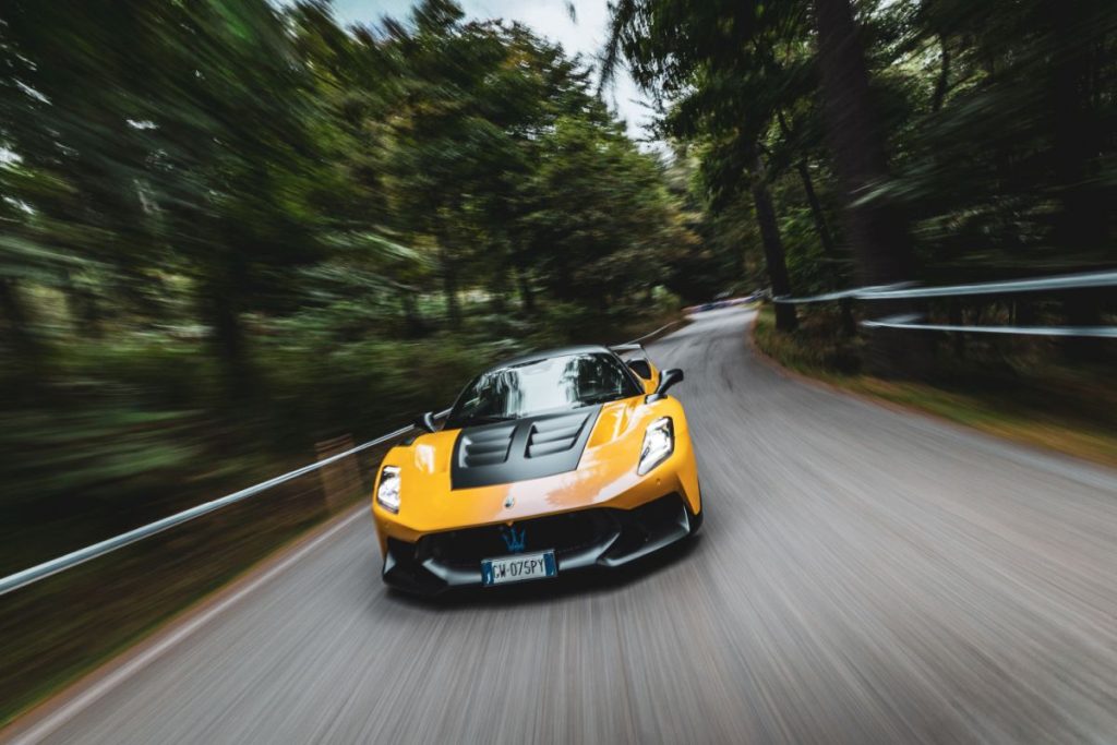 Maserati GT2 Stradale brilla al TUTTO BENE Hillclimb: prestazioni e design mozzafiato.