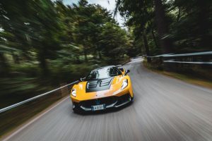 Maserati GT2 Stradale brilla al TUTTO BENE Hillclimb: prestazioni e design mozzafiato.