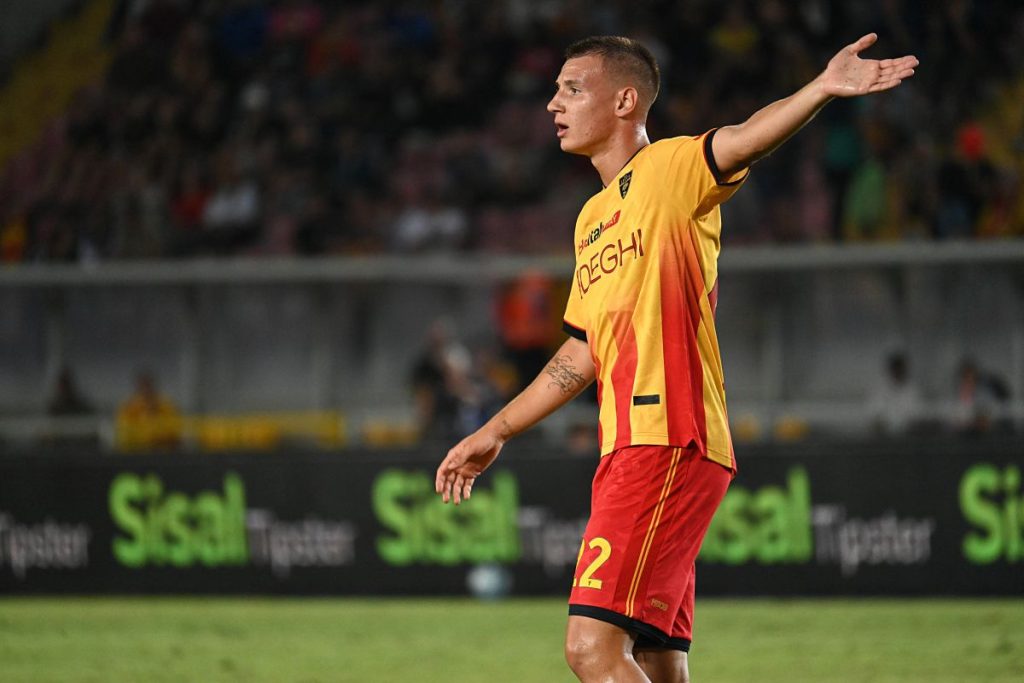 Lecce raggiunge il Bologna all’ultimo respiro: una gioia inarrestabile per i tifosi!