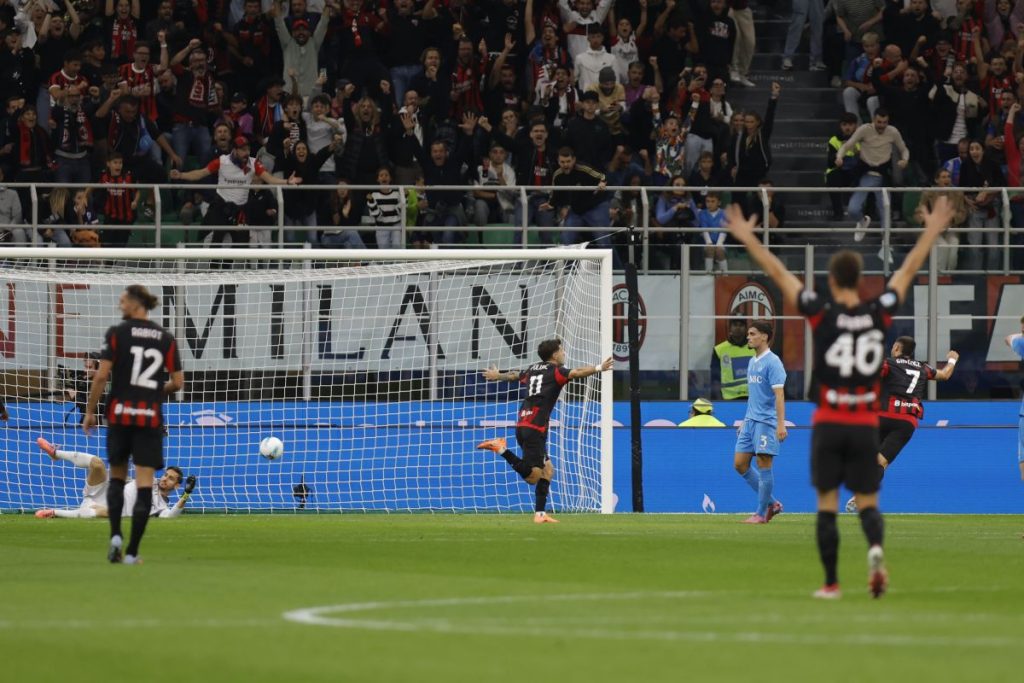 Milan trionfa nel big match: Napoli battuto 2-1. Emozioni e spettacolo in campo!