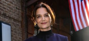 Katie Holmes incarna il perfetto smart casual: un look da copiare all’istante!
