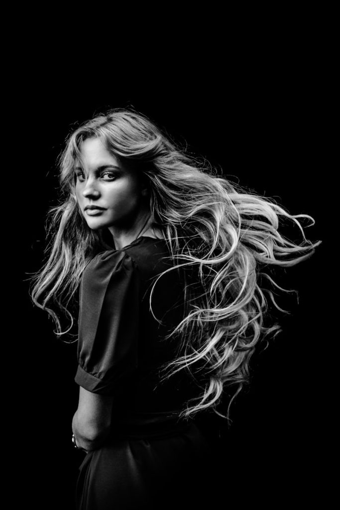 Taglio di capelli lunghi a strati: crea look moderni e semplici da realizzare a casa