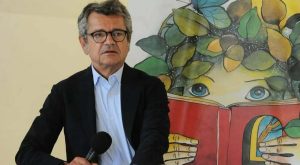 Falsi miti sulle scadenze: Andrea Segrè svela la verità su yogurt e tonno.