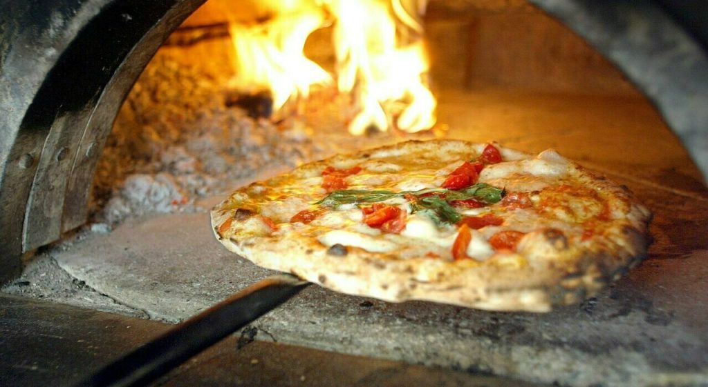 Le Migliori Pizzerie d'Italia: Scopri la Guida 'Pizzerie d'Italia 2026' L'arte della pizza è una...