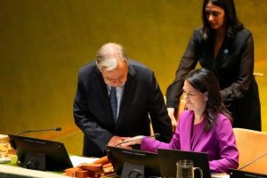 Cina, leader mondiale nell’inquinamento, fissa nuovi obiettivi per ridurre le emissioni di carbonio.