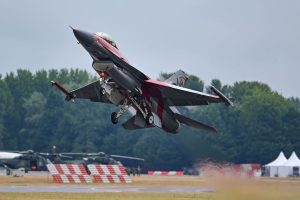 Droni avvistati sulla principale base militare danese: cosa sta accadendo?