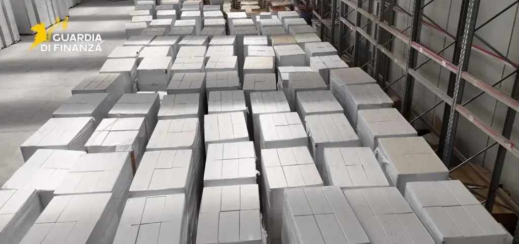 Gigante fabbrica clandestina di sigarette scoperta a Cassino: il video esclusivo.