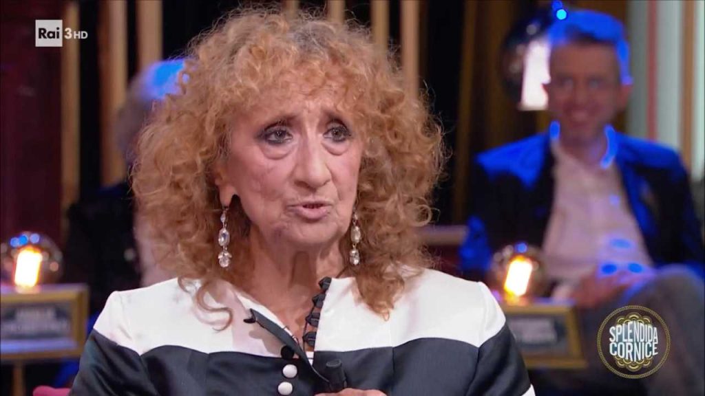 Mai avute conversazioni: un legame da esplorare tra due estranee.