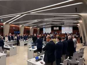 In Consiglio regionale, un minuto di silenzio per Giorgio Armani, simbolo di eleganza e stile.