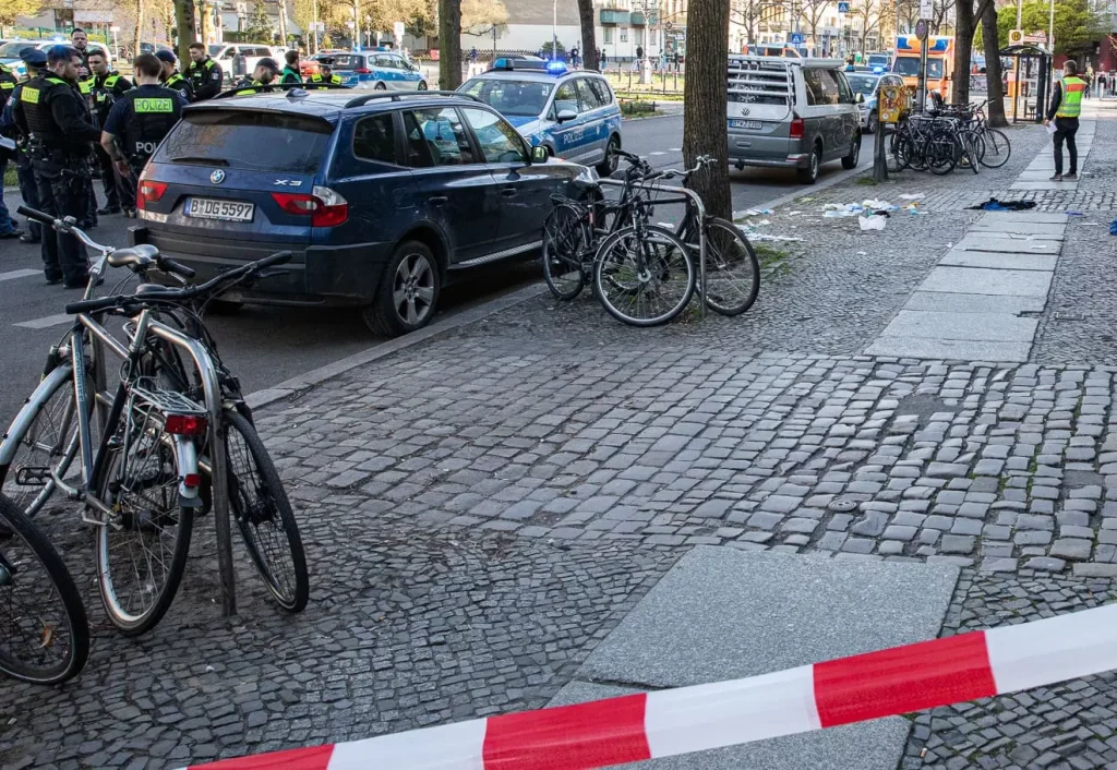 Incidente a Berlino: Auto Investono Passanti nel Quartiere di Wedding ROMA (ITALPRESS) – Un grave...