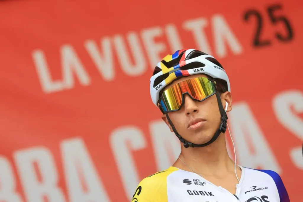 Egan Bernal trionfa nella sedicesima tappa della Vuelta a España 2025 Il 25 agosto 2025, Egan Bernal...
