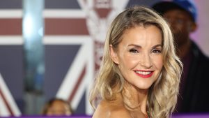 Helen Skelton sorprende con un abito marrone perfetto per l’autunno a soli £25!