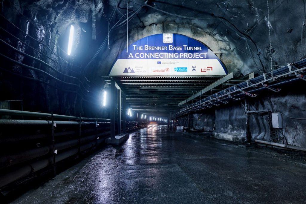 Un importante traguardo infrastrutturale è stato raggiunto con l'abbattimento dell'ultimo diaframma...