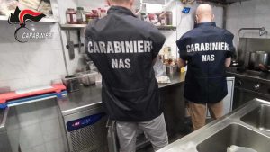 Cagliari: 11 intossicati dopo pasto in risto-bar, pesce contaminato è al centro del caso.