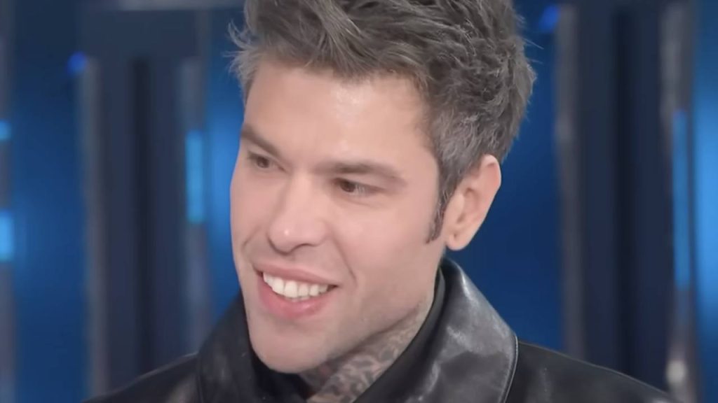 Fedez si ritrova nuovamente al centro di una polemica, questa volta a causa dell'anteprima del testo...