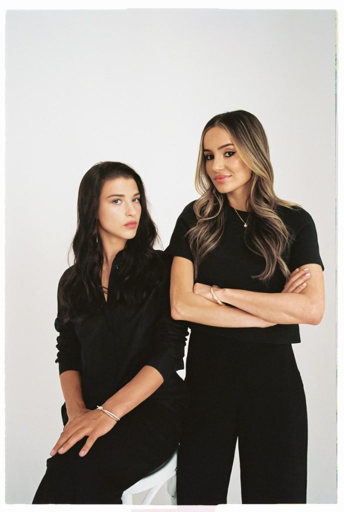 Phoebe Gates e Sophia Kianni raccolgono 8 milioni di dollari per Phia grazie a strategie Gen Z.